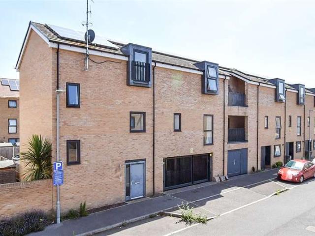 Flat for sale in Greater London