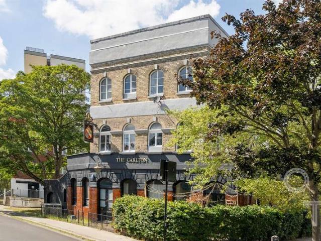 Flat for sale in Gospel Oak, Greater London
