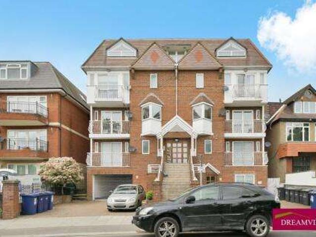 Flat for sale in Hendon Central, Greater London