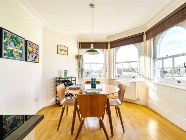 Flat for sale in Seething Wells, Greater London