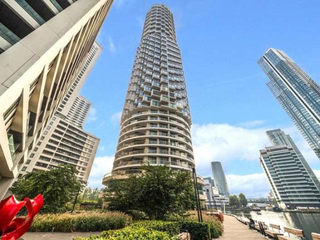 Flat for sale in Limehouse, Greater London