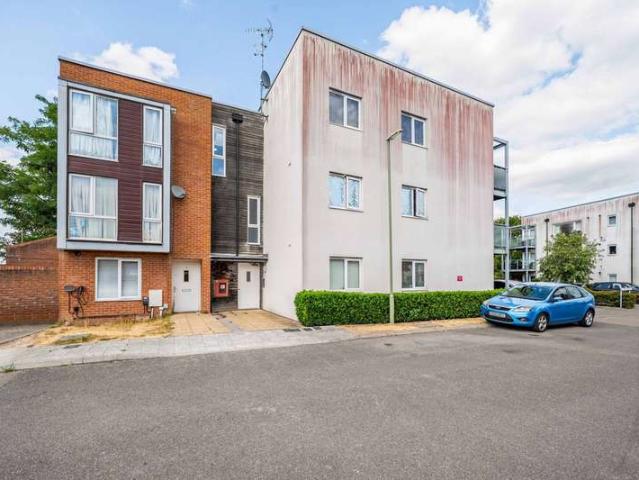 Flat for sale in Priest Down, Hampshire