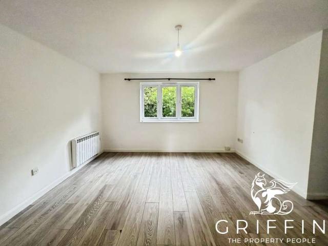Flat for rent in Grays, Essex