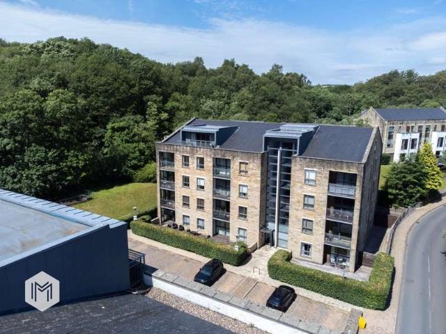 Flat for sale in Lee Bank, Greater Manchester