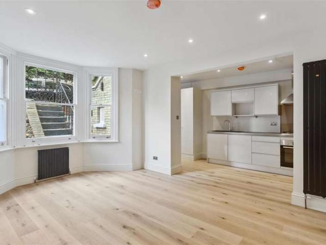 Flat for sale in West Kensington, Greater London