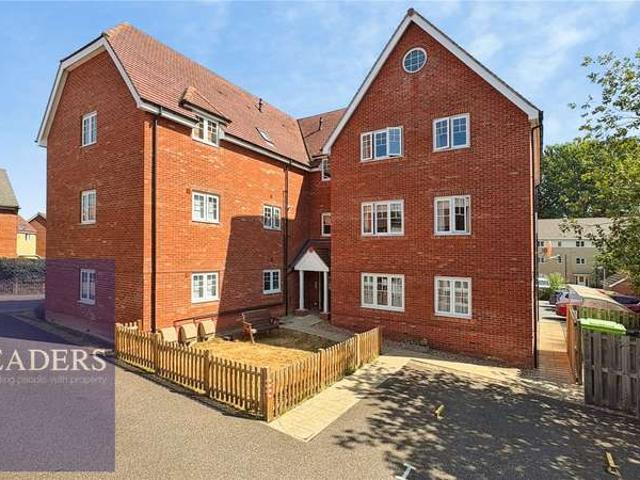Flat for sale in Castle Hedingham, Braintree