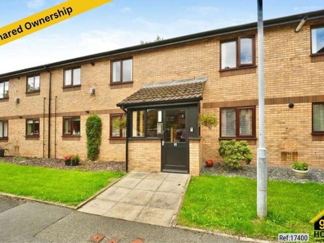 Flat for sale in Hillfoot, Leeds