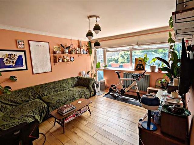 Flat for sale in London Borough of Lewisham, Greater London