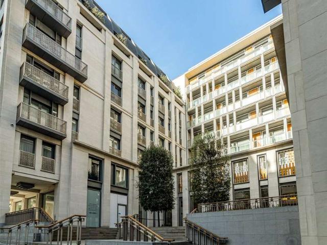 Flat for sale in St Clement Danes, Greater London