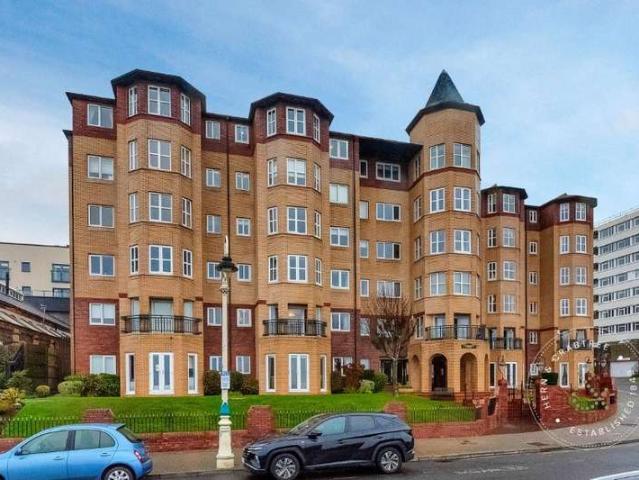 Flat for sale in Penarth Marina, Penarth