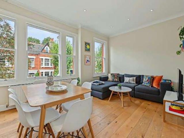 Flat for sale in London Borough of Islington, Greater London