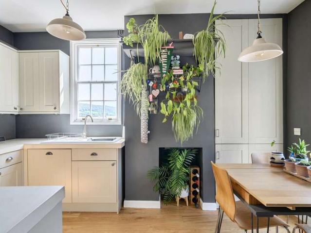 Flat for sale in Elmhurst Estate, Batheaston