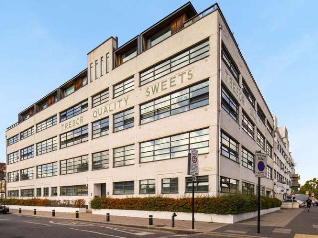 Flat for sale in London Borough of Newham, Greater London