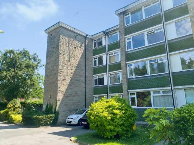 Flat for sale in Wokingham Without, Wokingham