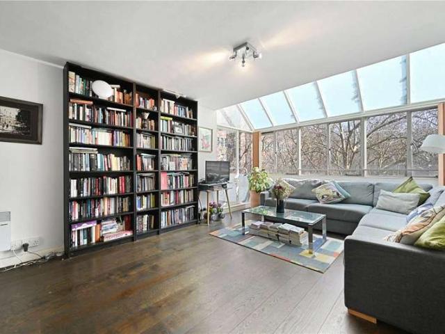Flat for sale in King's Cross, Greater London