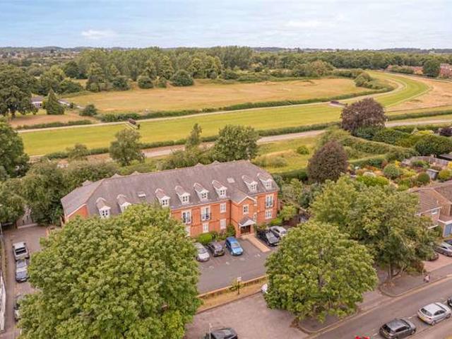 Flat for sale in Cliff Hill, Warwick