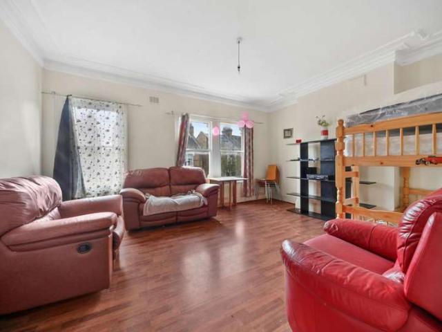 Flat for sale in Maida Vale, West Kilburn