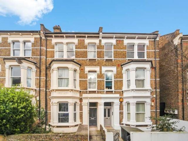 Flat for sale in Maida Vale, West Kilburn