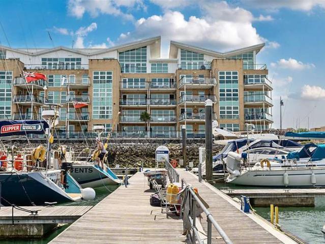 Flat for sale in Priddy's Hard, Middlecroft