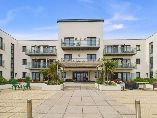 Flat for sale in West Worthing, Worthing