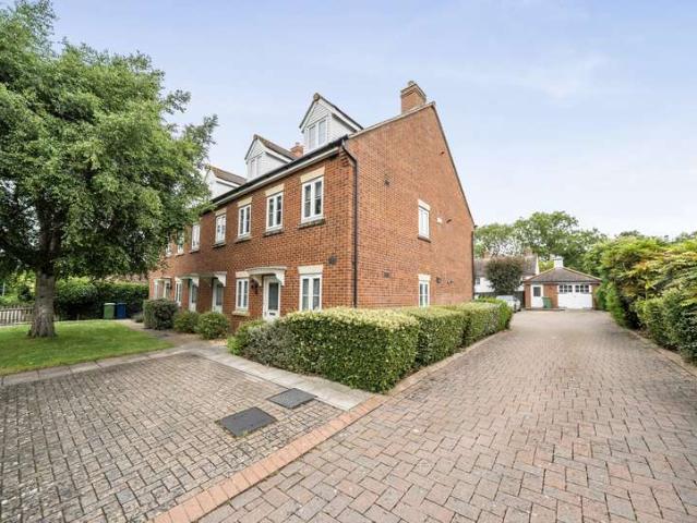 Flat for sale in Abbotswood, Pamington