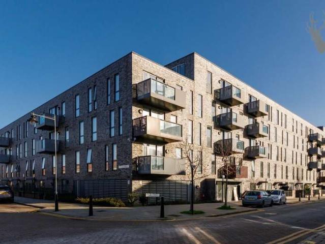 Flat for sale in Ocean Estate, Stepney