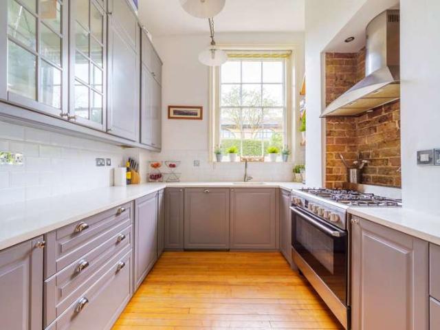 Flat for sale in Laleham, Spelthorne