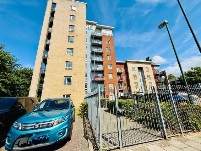 Flat for sale in Preston, Greater London