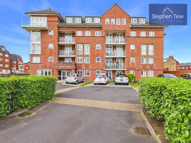 Flat for sale in St Annes, Lytham