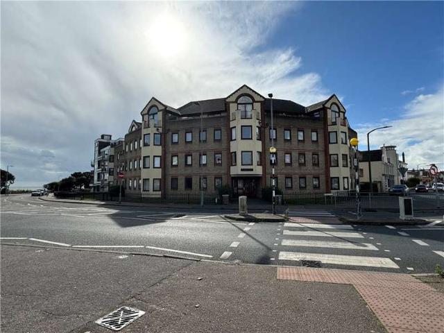 Flat for sale in Dale Hill, Essex