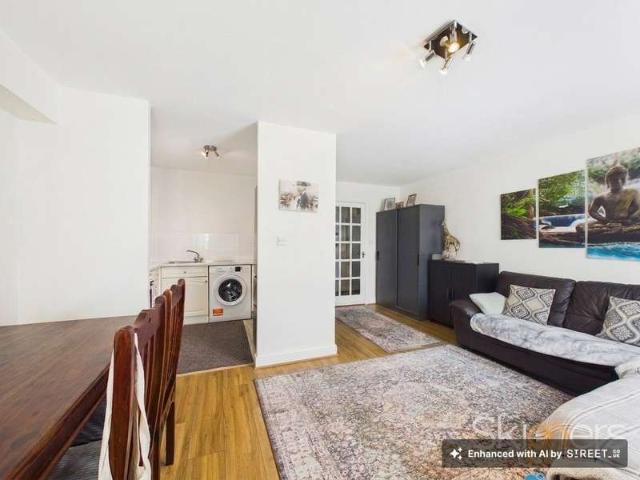 Flat for sale in Bridgefield, Kent