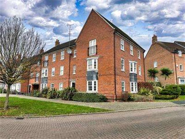 Flat for sale in Elmfield, Leicestershire