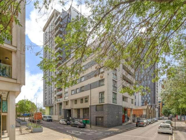 Flat for sale in London Borough of Newham, Greater London