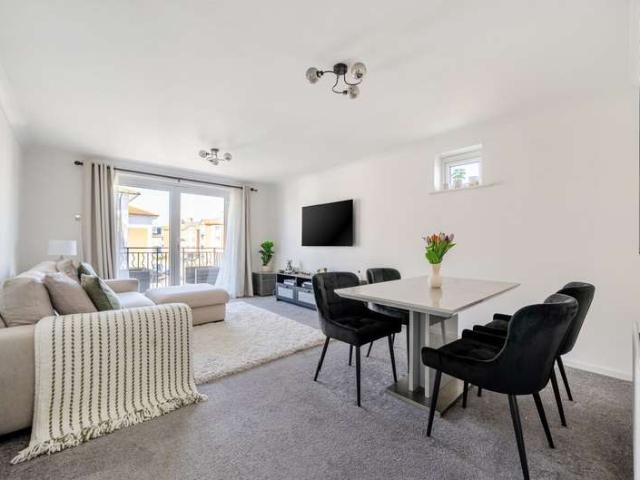 Flat for sale in Roedean