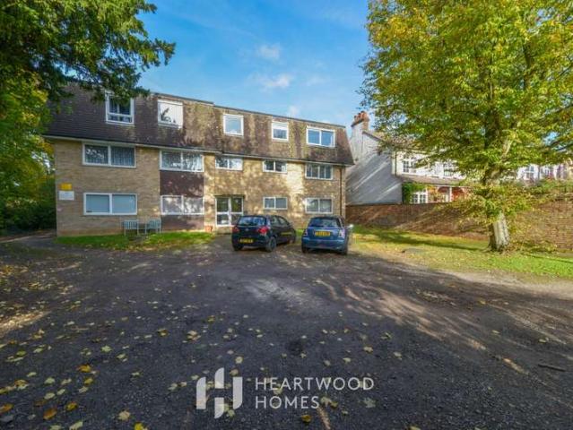 Flat for rent in St Albans, Five Acres