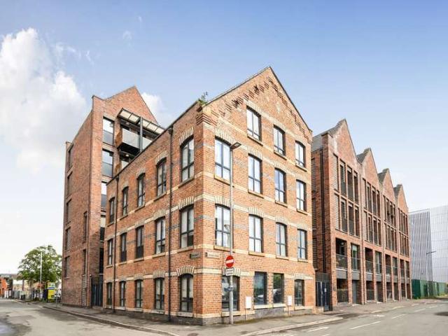 Flat for sale in Georgia, Greater Manchester