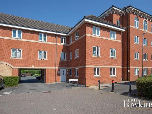 Flat for sale in Churchward, Rodbourne