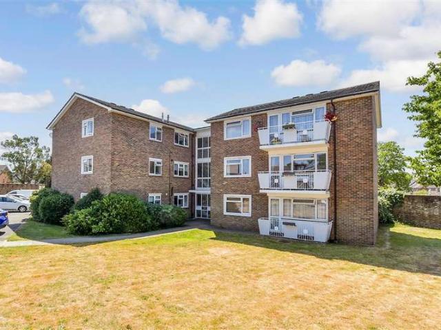 Flat for sale in North Heath, Horsham