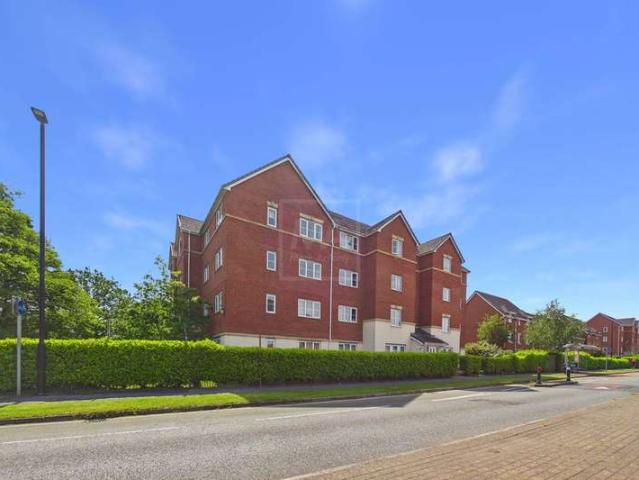Flat for sale in Chapelford, Warrington