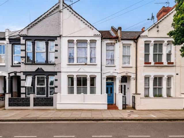 Flat for sale in Fulham, Sands End