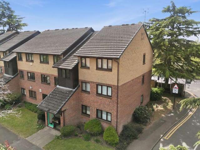 Flat for sale in Wanstead, Greater London