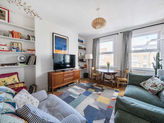 Flat for sale in London Borough of Islington, Greater London