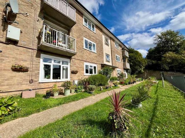 Flat for sale in Lover, Redlynch
