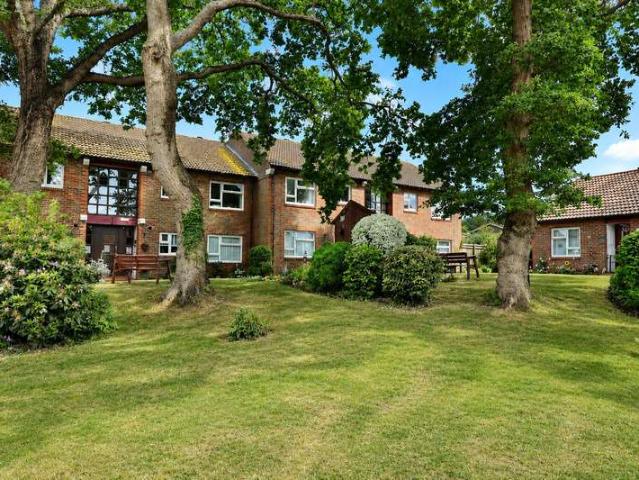 Flat for sale in St John's, Woking