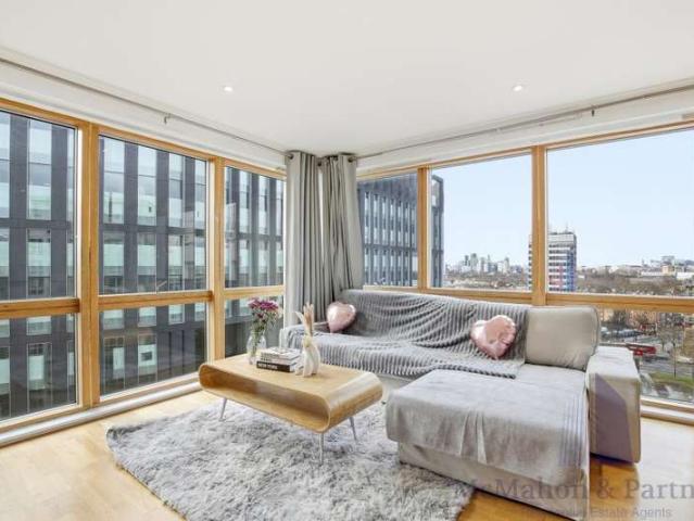 Flat for sale in Elephant and Castle, Greater London