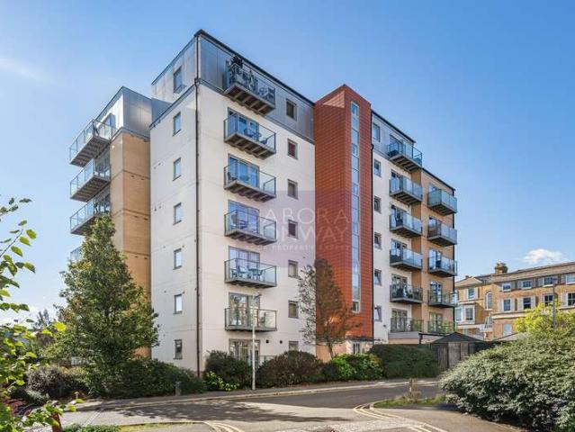 Flat for sale in London Borough of Redbridge, Greater London