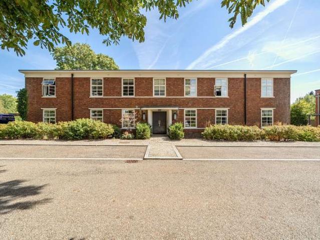 Flat for sale in Evershot, Oxfordshire