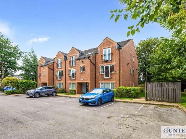 Flat for sale in Rufford Park, Yeadon