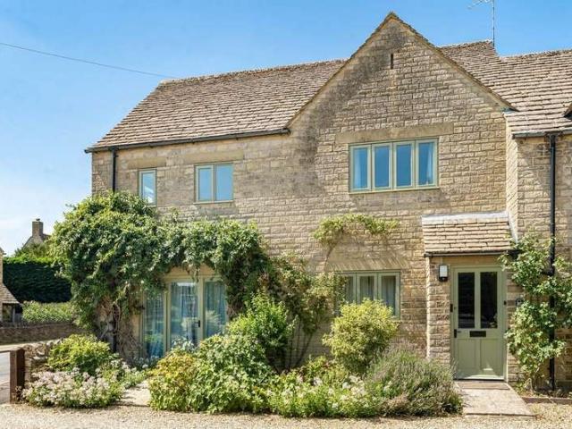 Flat for sale in Fossebridge, Gloucestershire