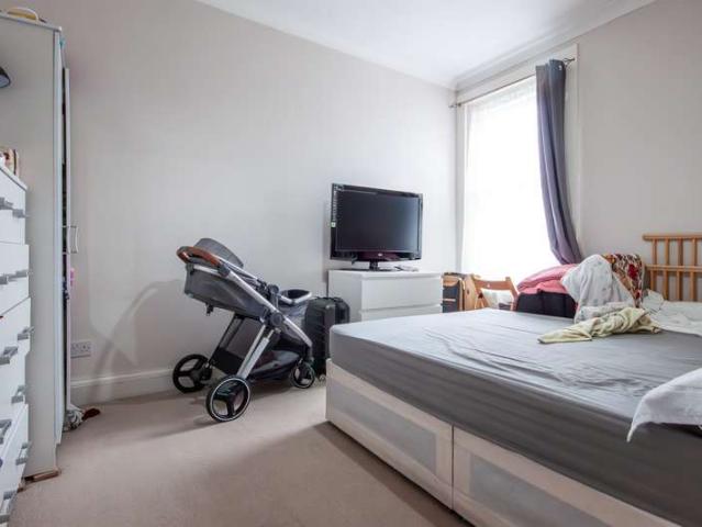 Flat for sale in Harlesden, Greater London